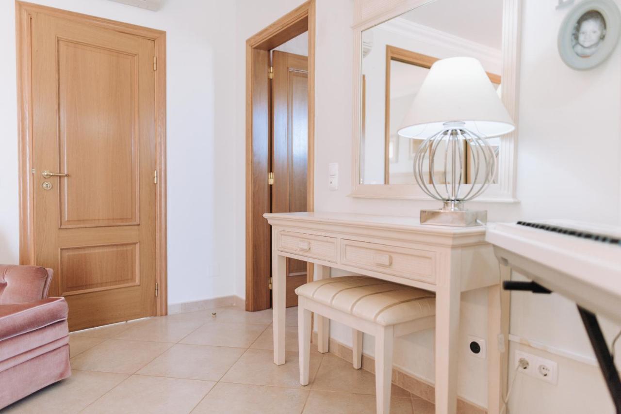Villa With Garden, Pool & Golf Lagos