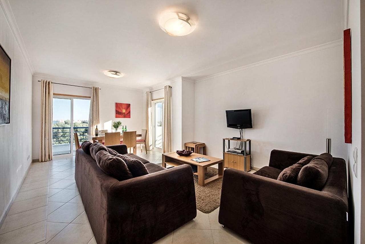 Whyler Apartment *