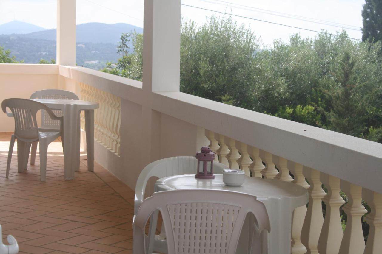 Guest house Rustic Villa Guesthouse Santa Barbara de Nexe