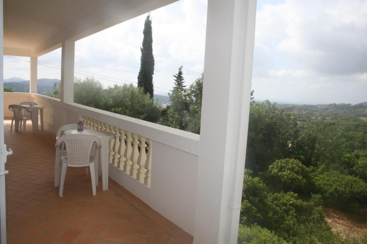 Rustic Villa Guesthouse Guest house