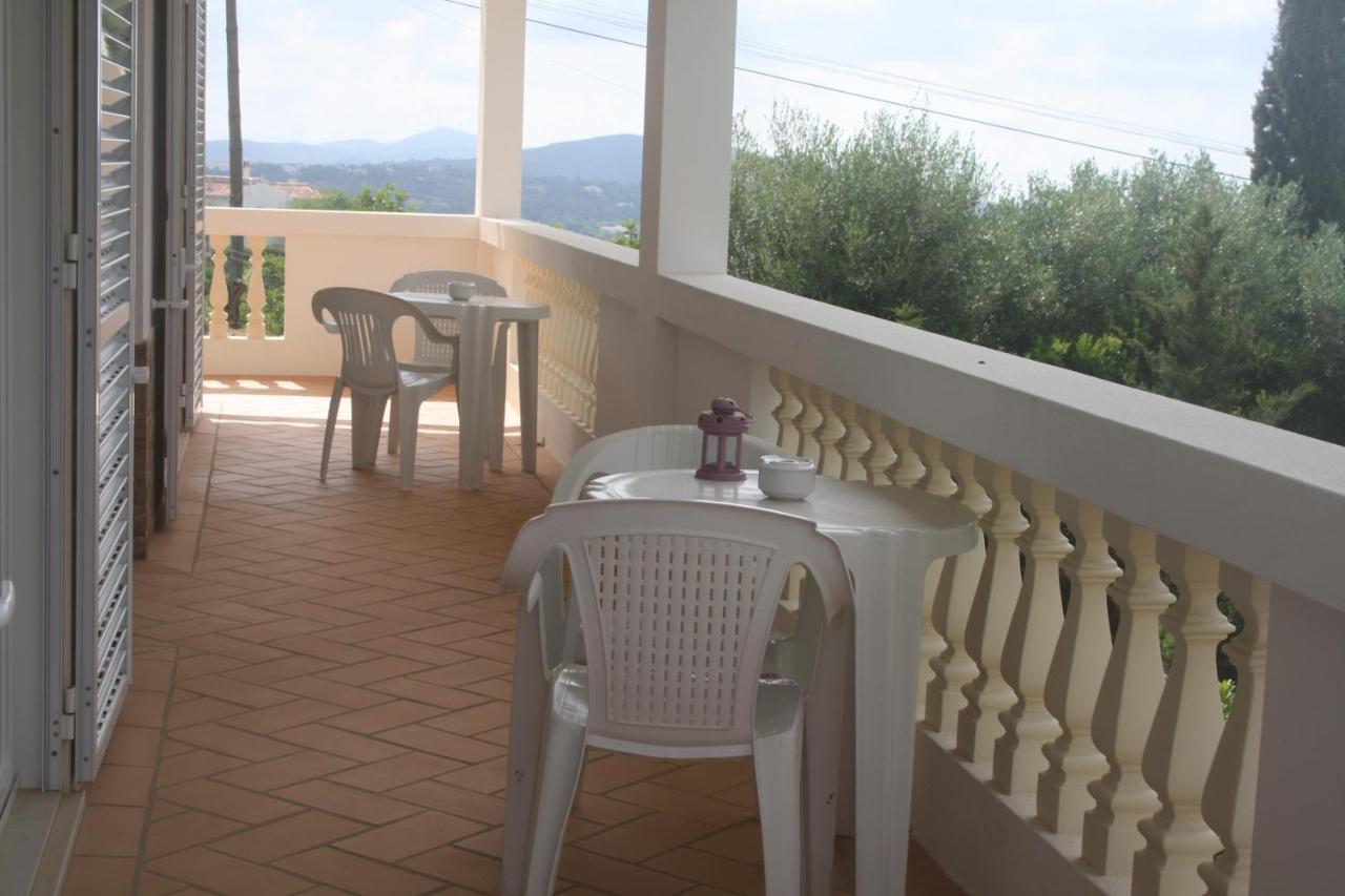 Rustic Villa Guesthouse Guest house