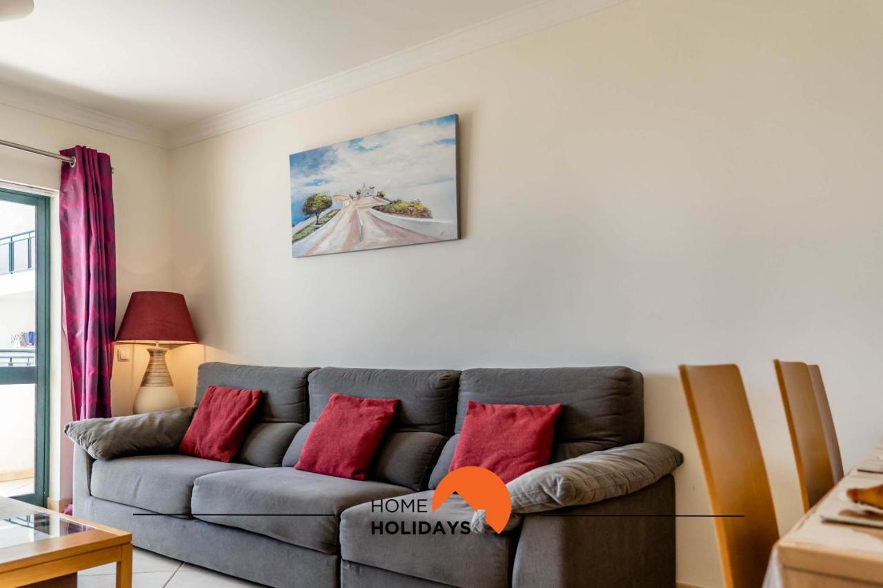 #166 Frat By Holidays Apartamento