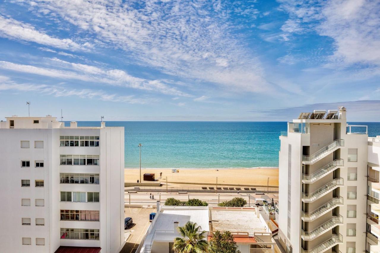Apartment Luxurious Beachside With Pool & Seaview *