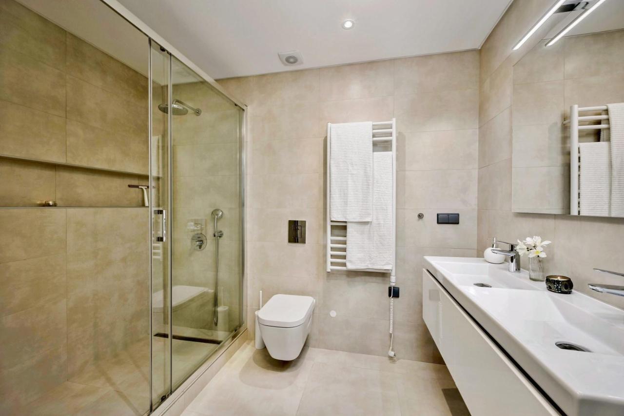 Luxurious Beachside With Pool & Seaview Apartment Quarteira