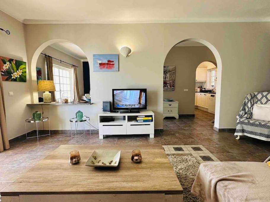 Apartment Casa Buccaneer, 2 Bedroom Garden In Da *