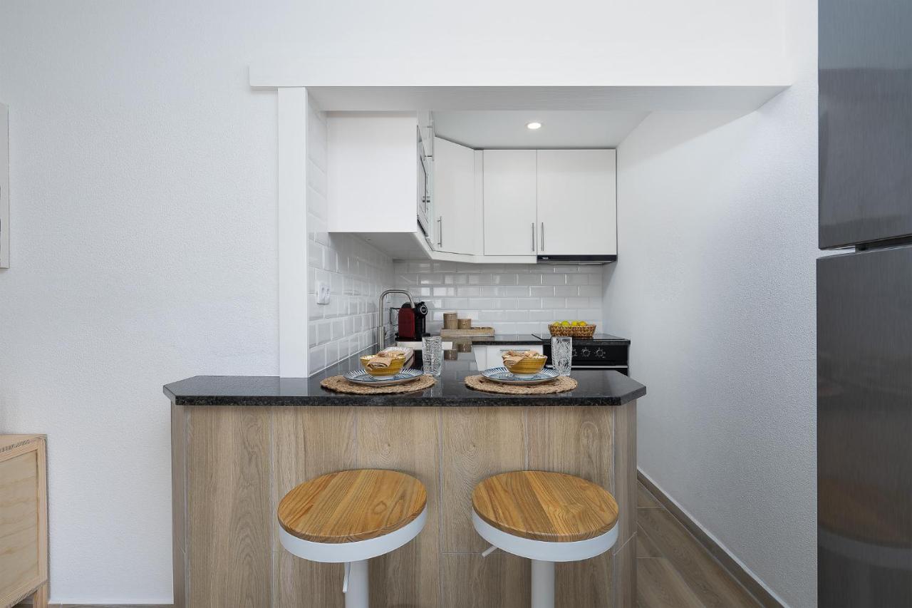 Apartment Amazing Sea View W/ 2 Bdr Ideal 4 Families W/ Wifi *