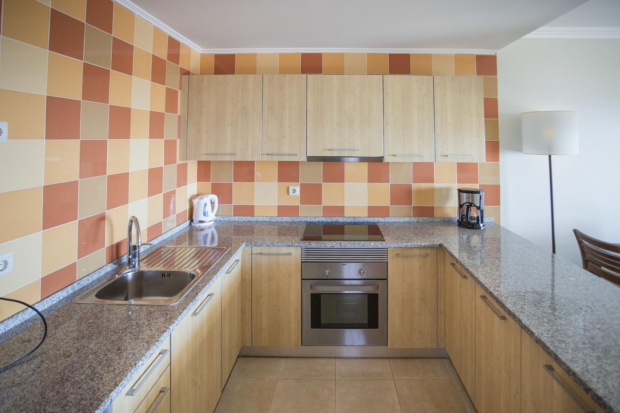 Alfagar Aparthotel 4*