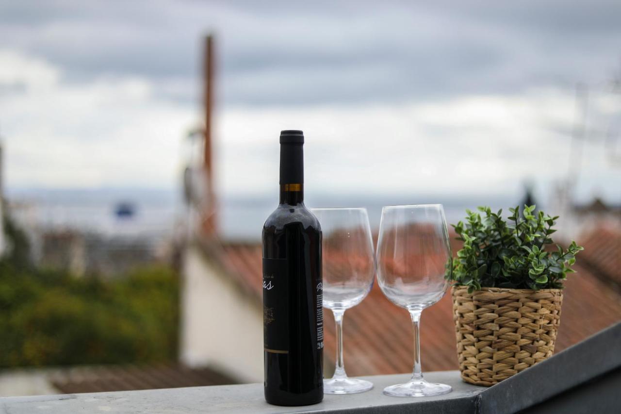 Loios And Lissabon