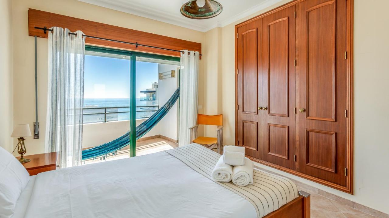 Sea View W/ Balcony By Lovelystay *
