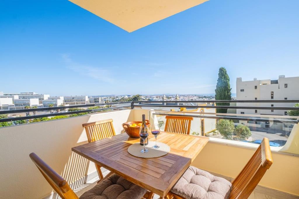 White - Ocean View Apartment Albufeira