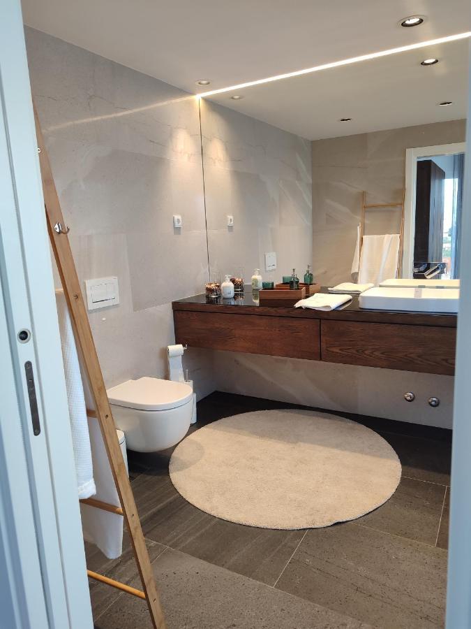 2 Terraces Flat River And Marina View
