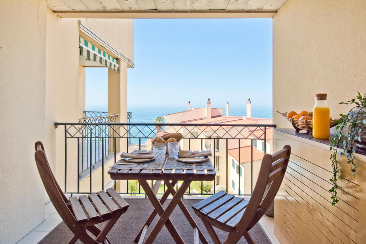 Sea Front Family Apartment Parede