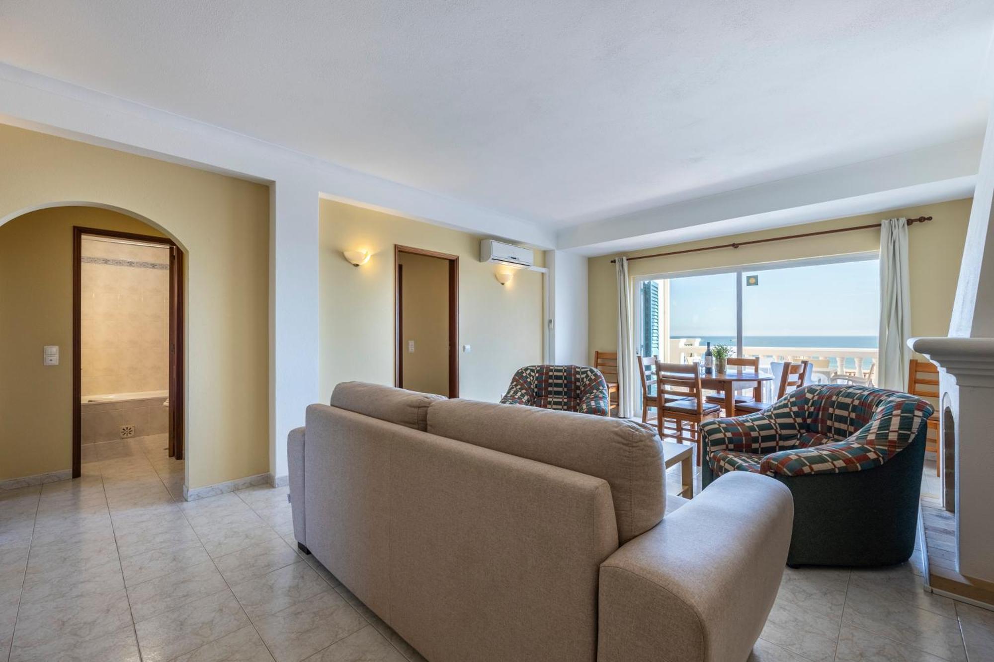 Meia Praia Apartment *