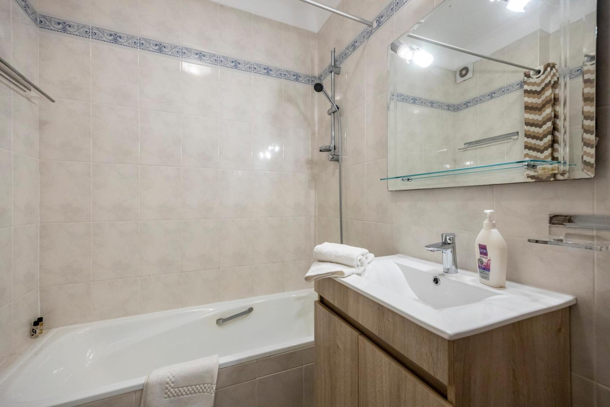 Meia Praia Apartment *