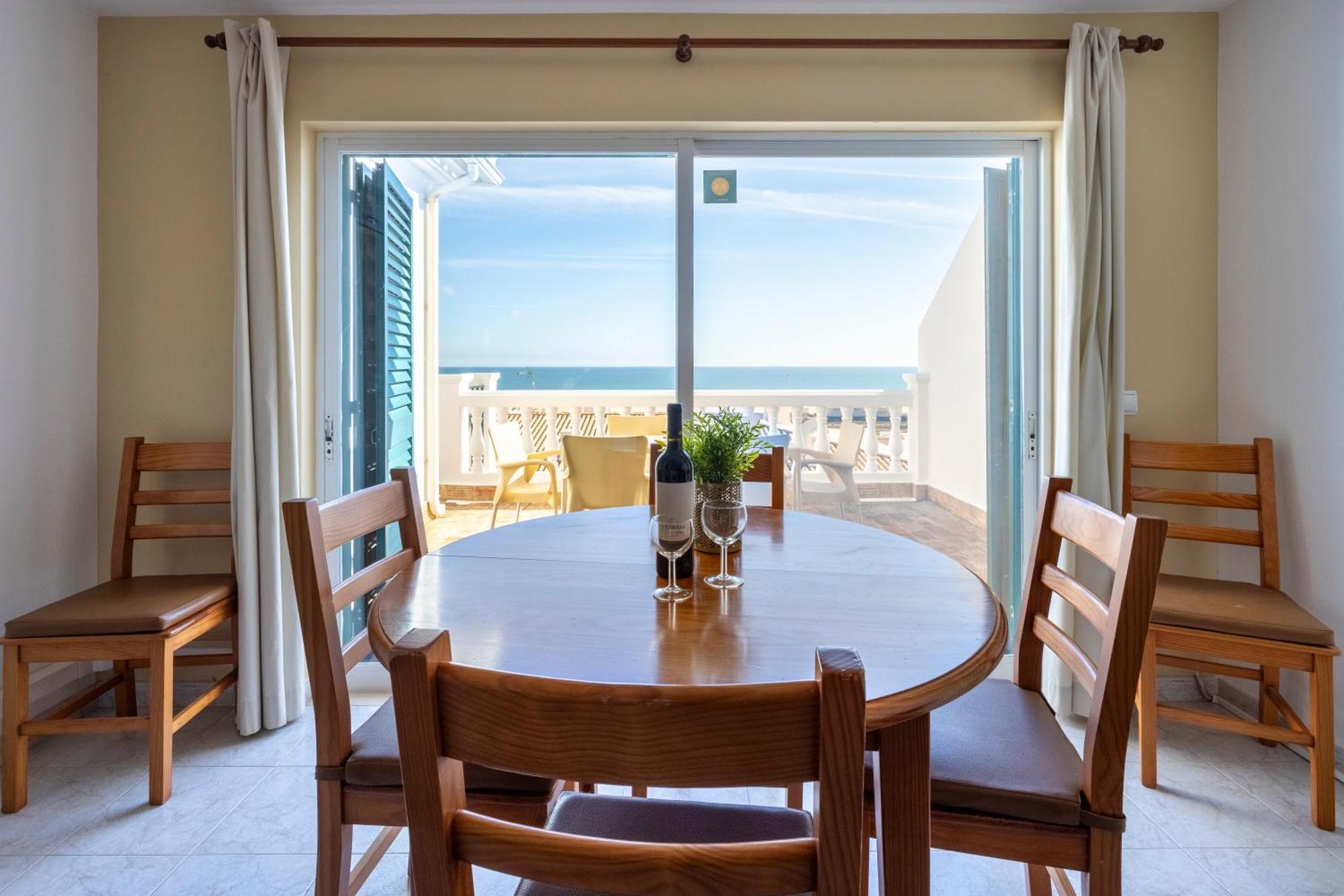 Meia Praia Apartment