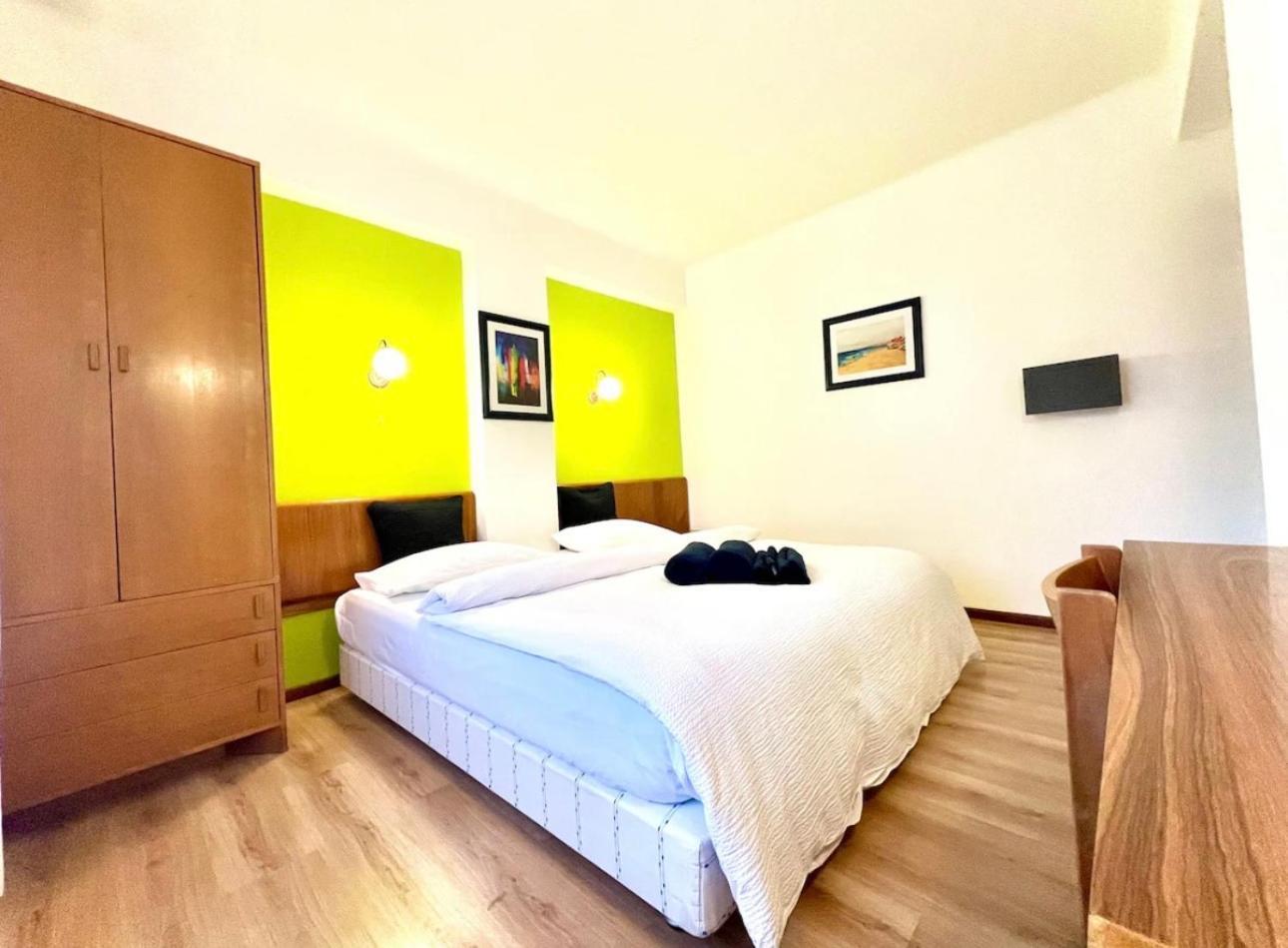 - Algarve 30m From The Armacao de Pera