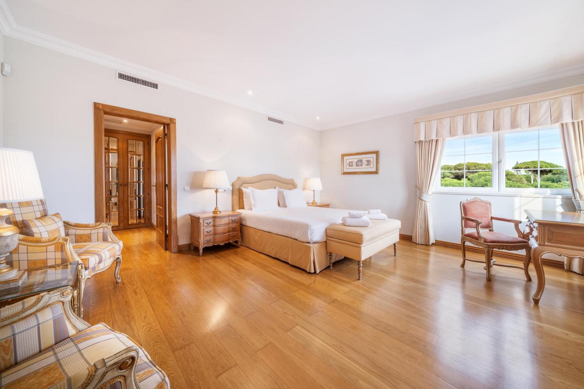 Villa Extraordinary On An Elevated Position In Quinta Do Quinta do Lago