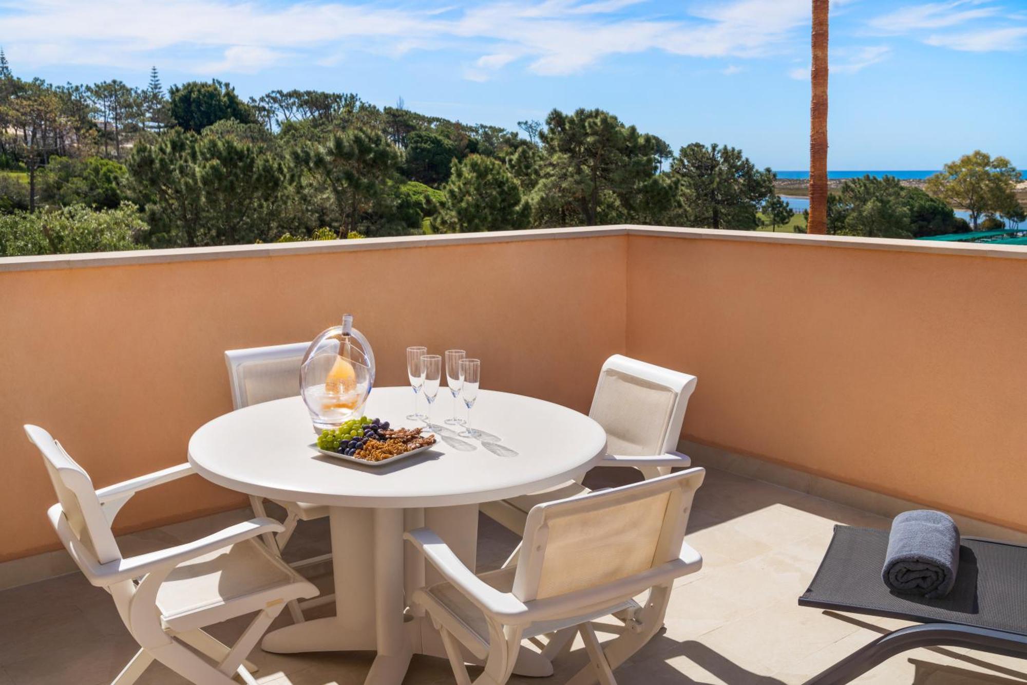Villa Extraordinary On An Elevated Position In Quinta Do