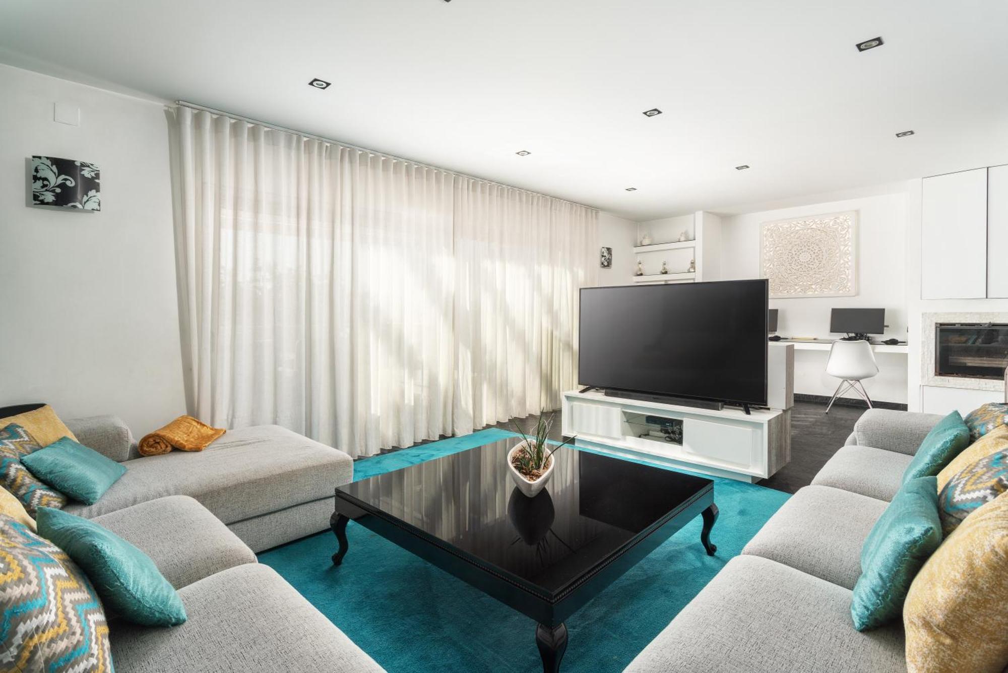 Villa Host Wise - Luxurious House With Private Salt Pool