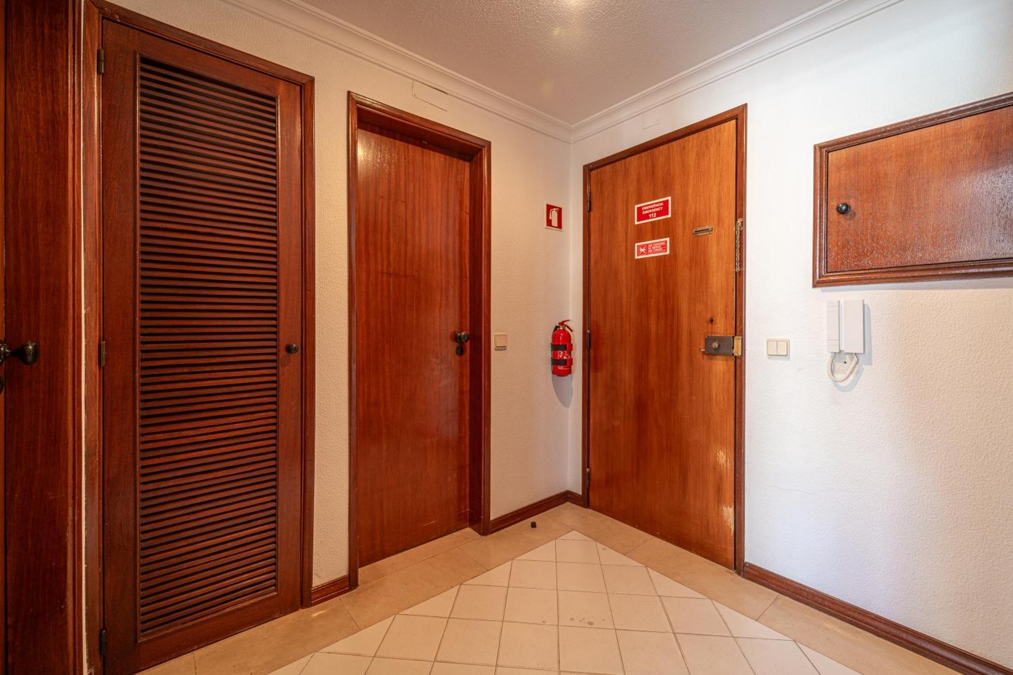 Sea View Apartment *