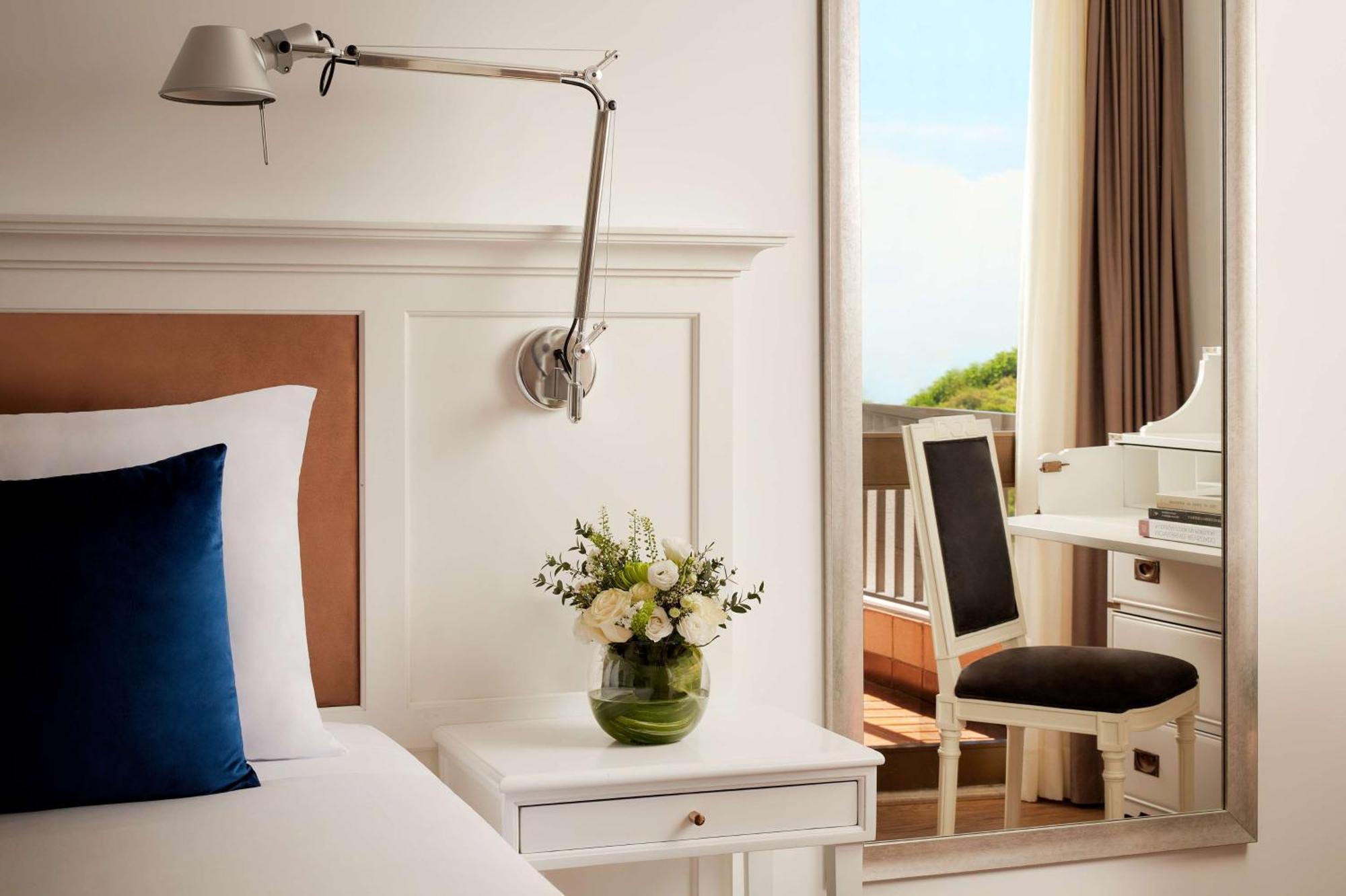Nh Centro Hotel 4*