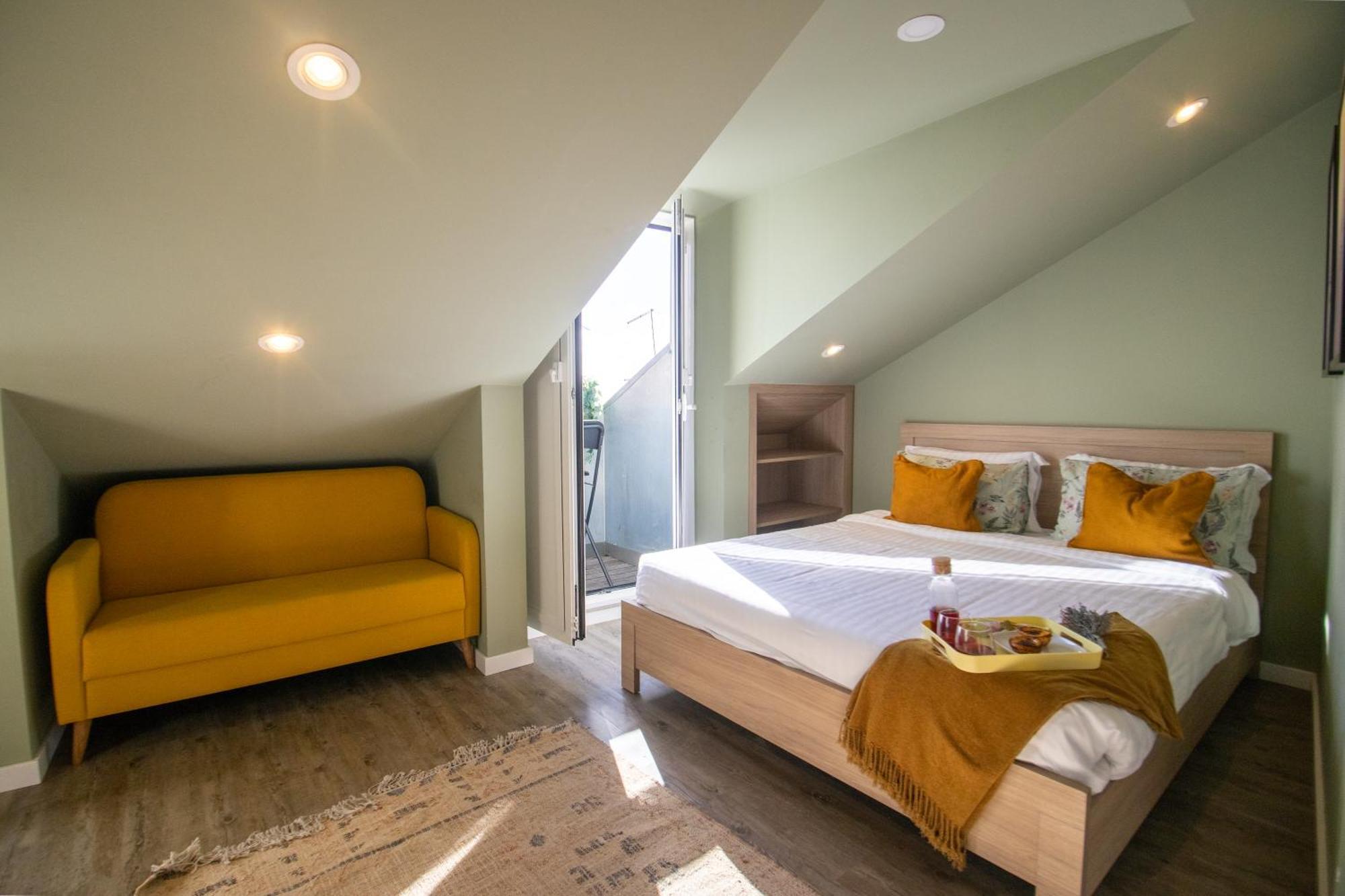 Loios And Aparthotel