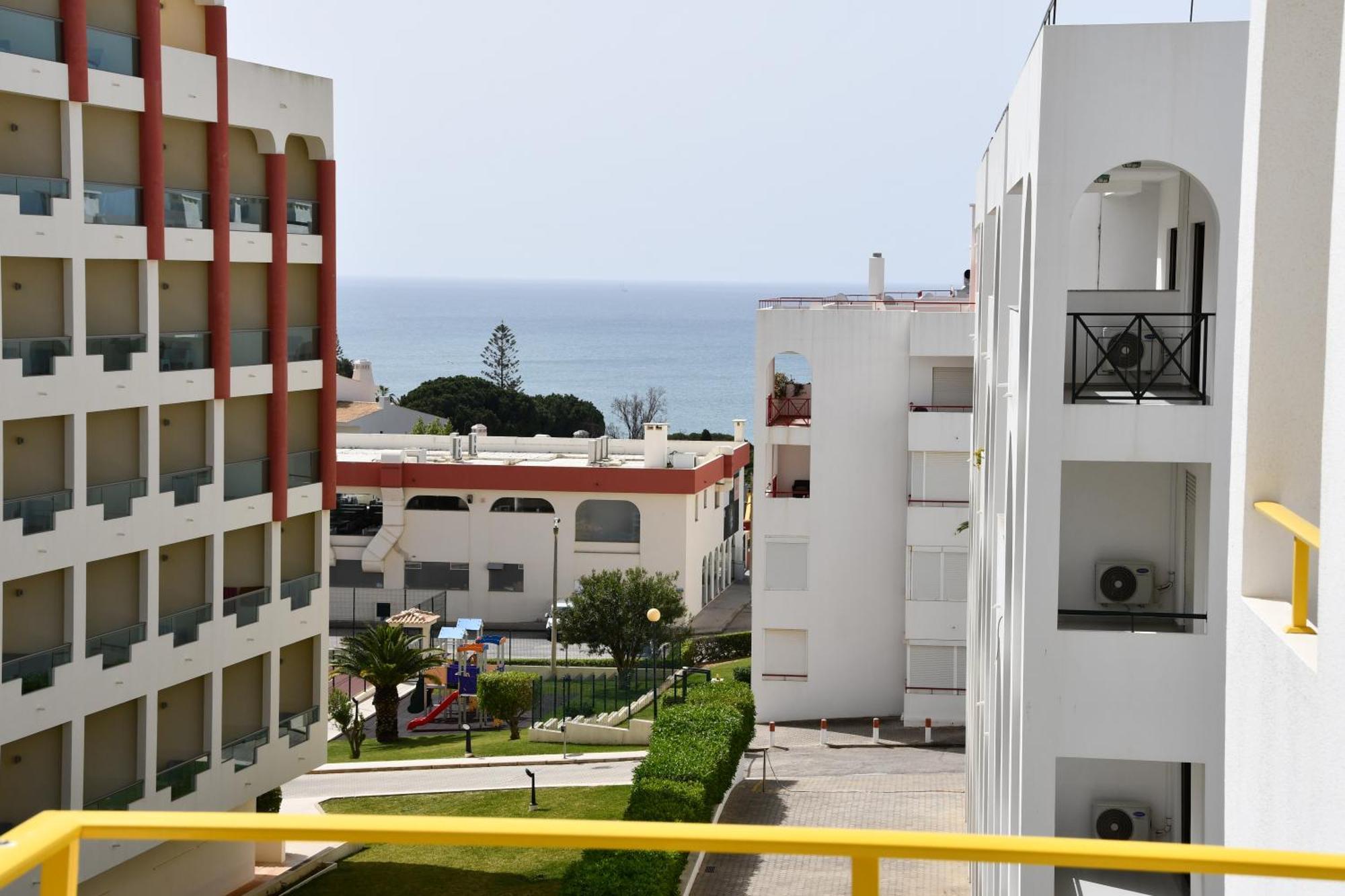 Casa Azul 1 - Senhora Da Rocha, Algarve Apartment *