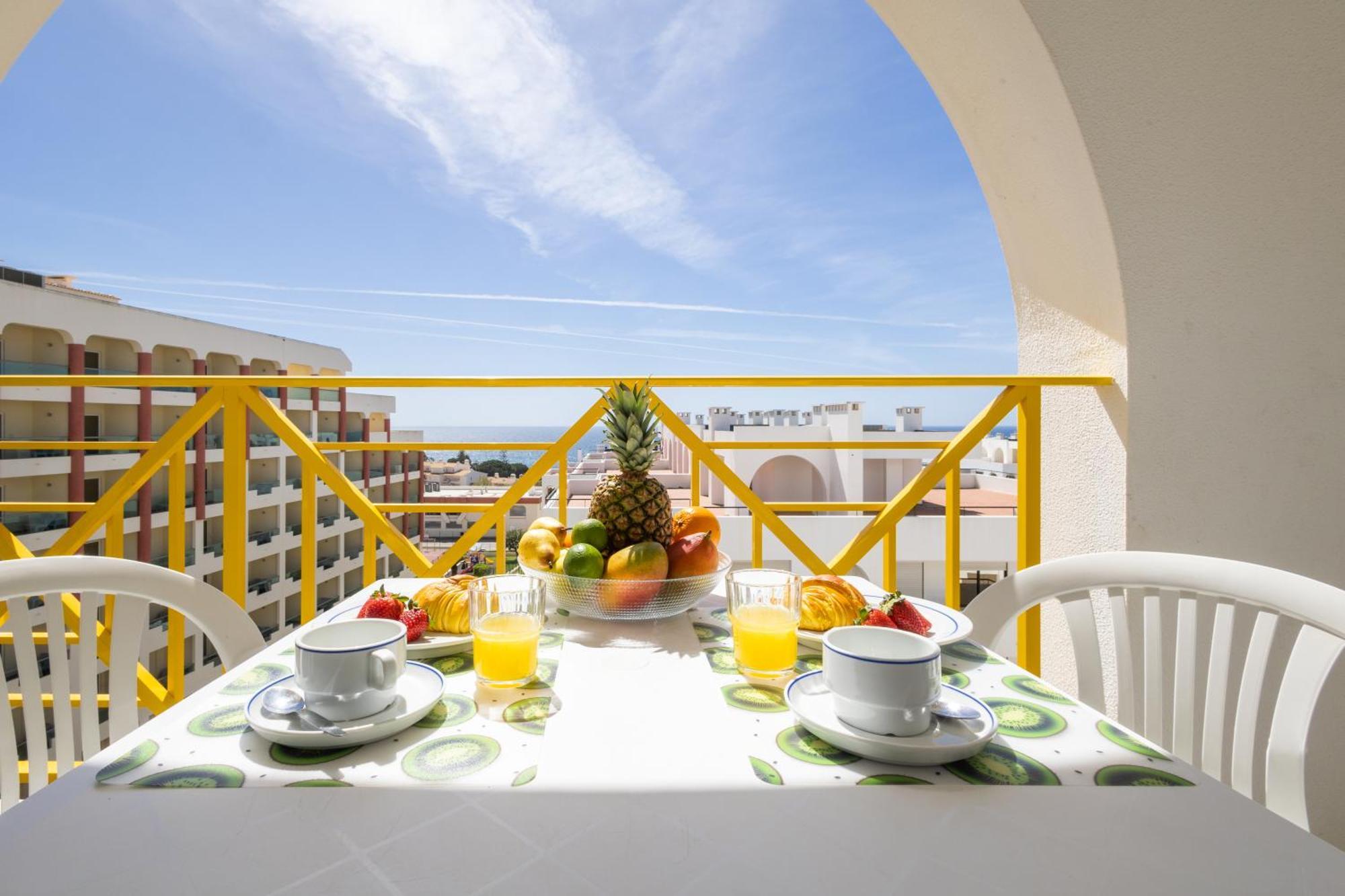 Casa Azul 3 - Senhora Da Rocha, Algarve Apartment *