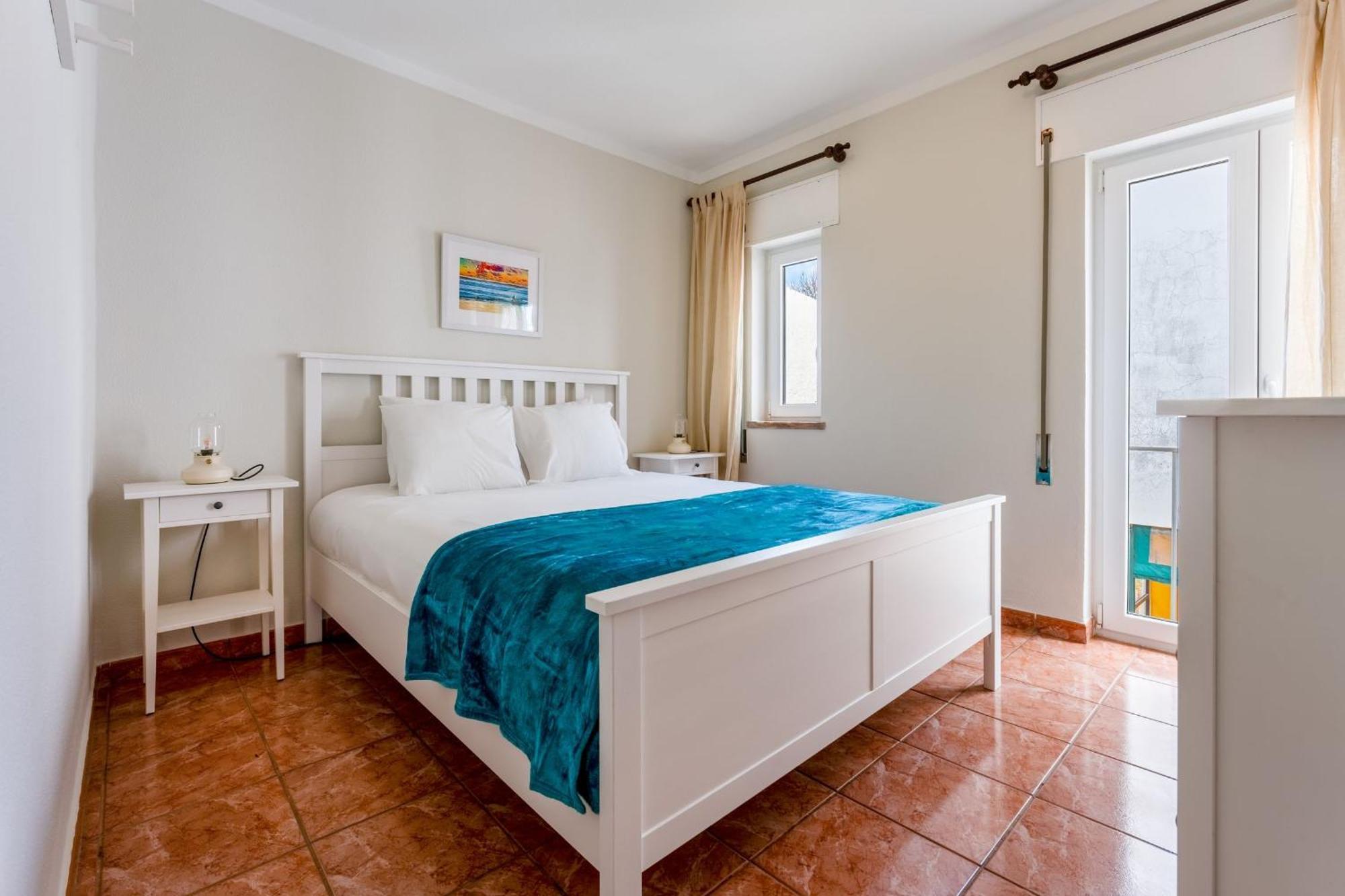 Comfy Flat W/ Rooftop View By Lovelystay * Burgau