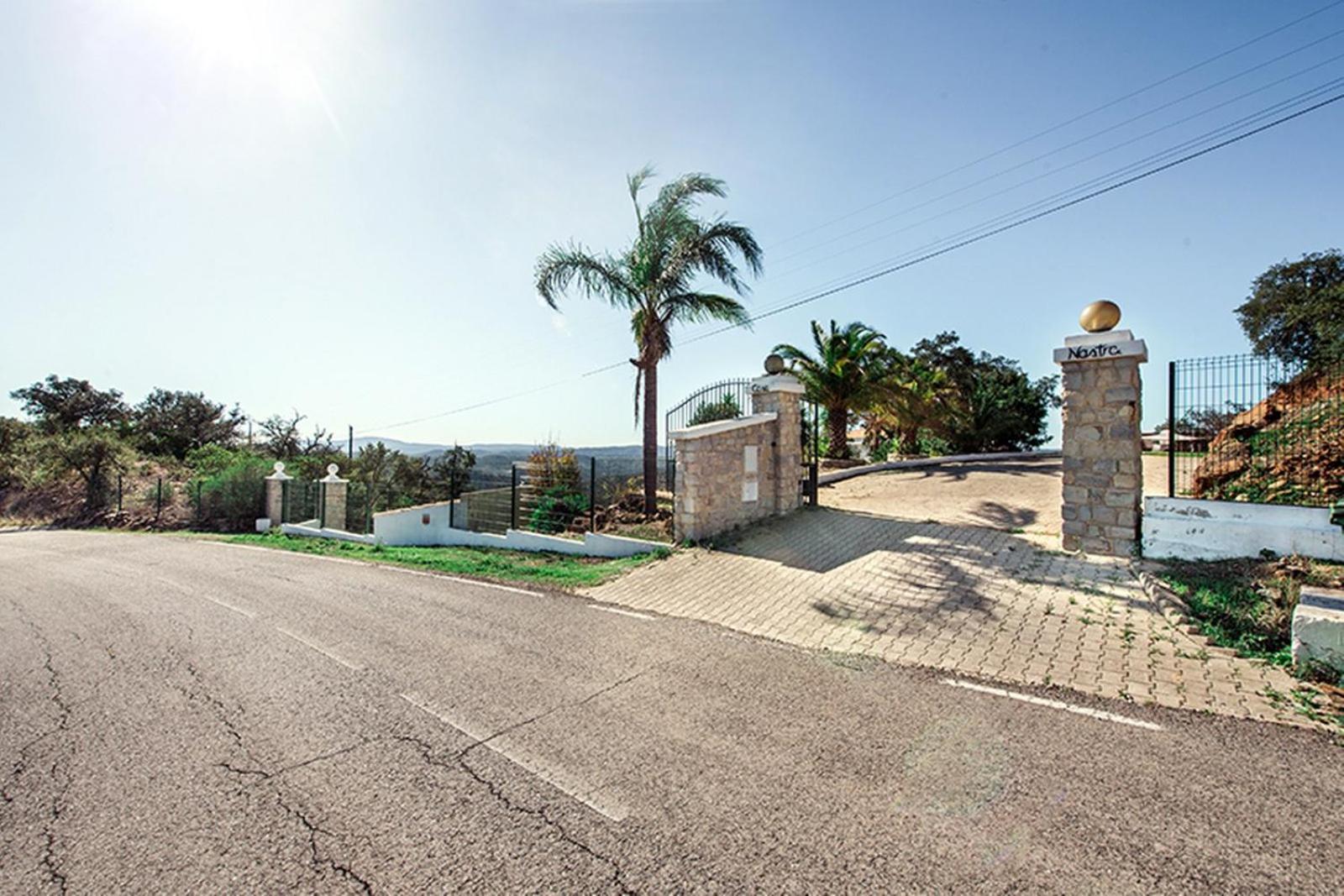 Casa Nostra Villa *