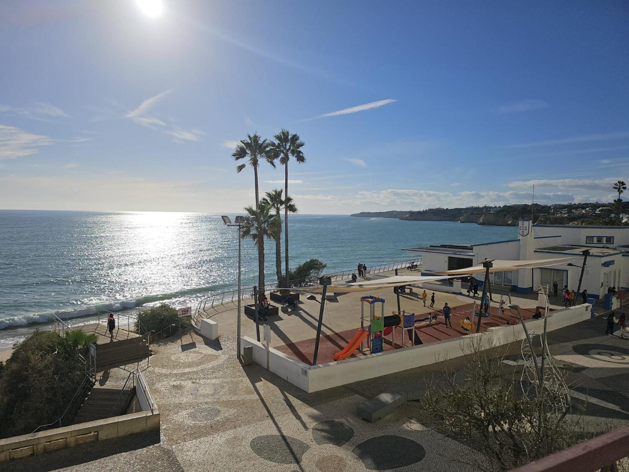Apartamento 2 Avenida Frente Mar - Casas & Papeis