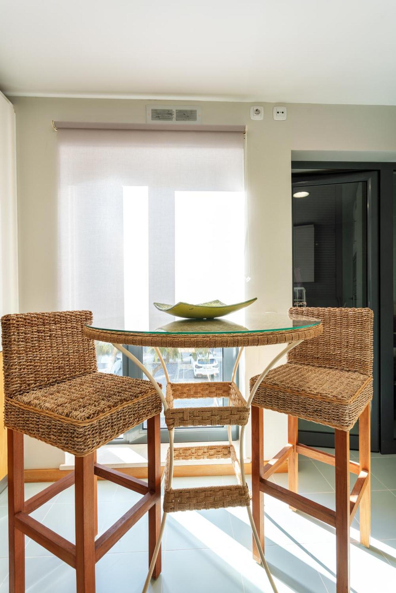 Apartment Privilege Ciboulette With Rooftop Pool, Village Marina -