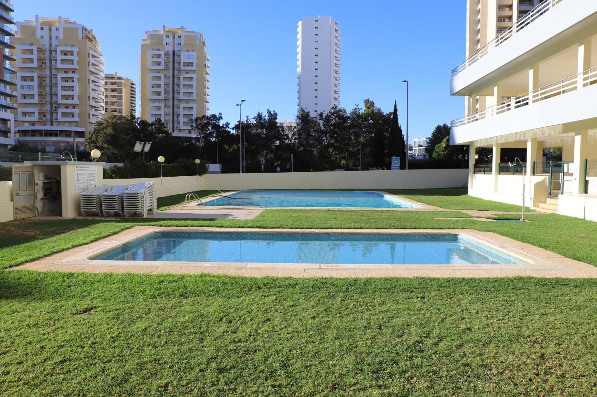 Casa Dos Arcos: Seaside With Pools And Views Portimao