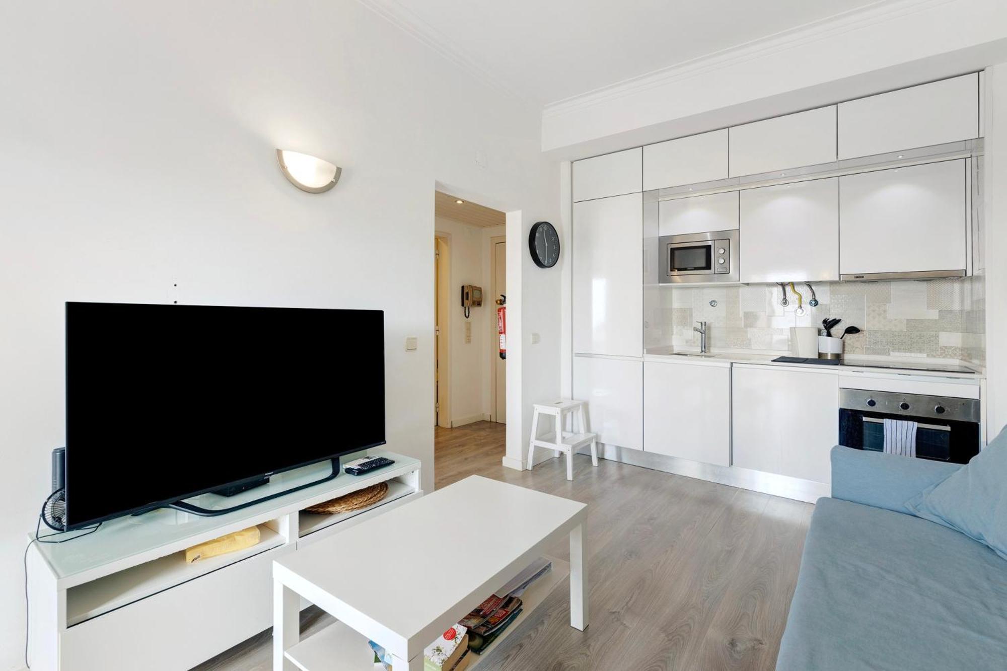 Sea View Apartment *