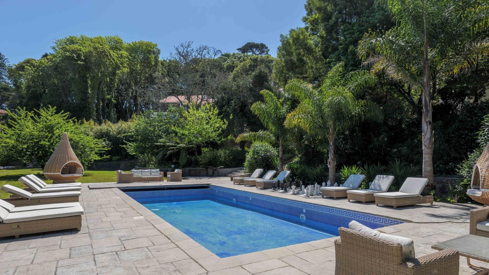 Luxurious Royal Estate In Historic Paradise *