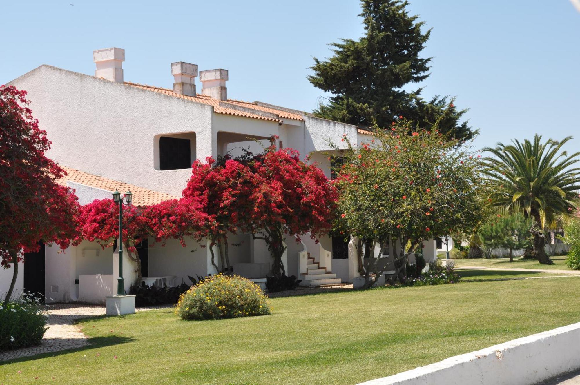 Pedras Da Rainha Resort