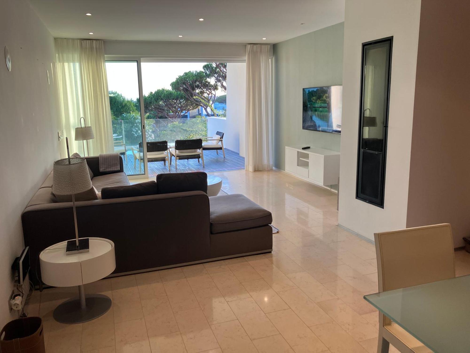Sunny Lounge Apartment *