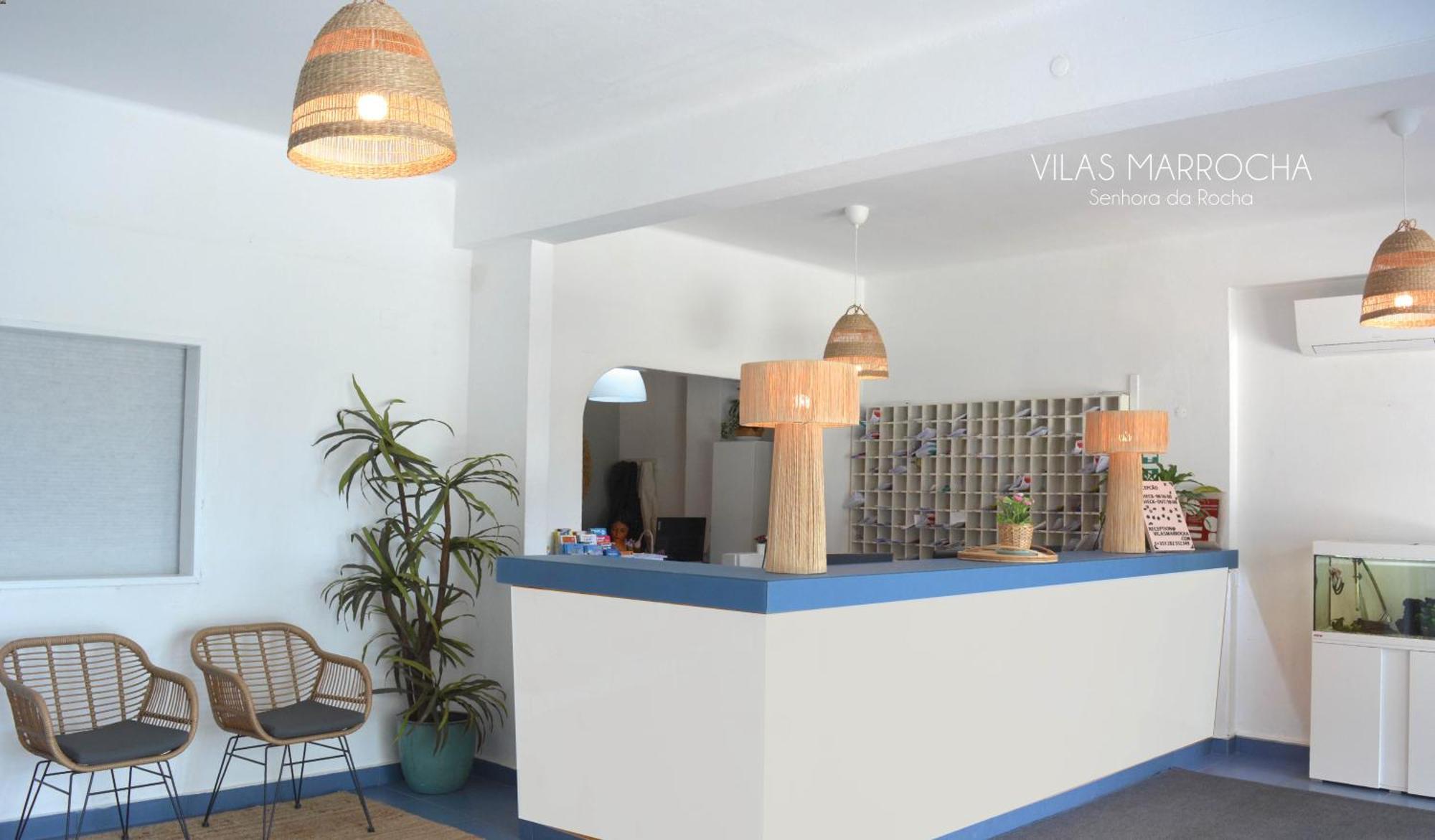 Typical Tm Flat With A Terrace And Sea View In Vsr Porches (Algarve)