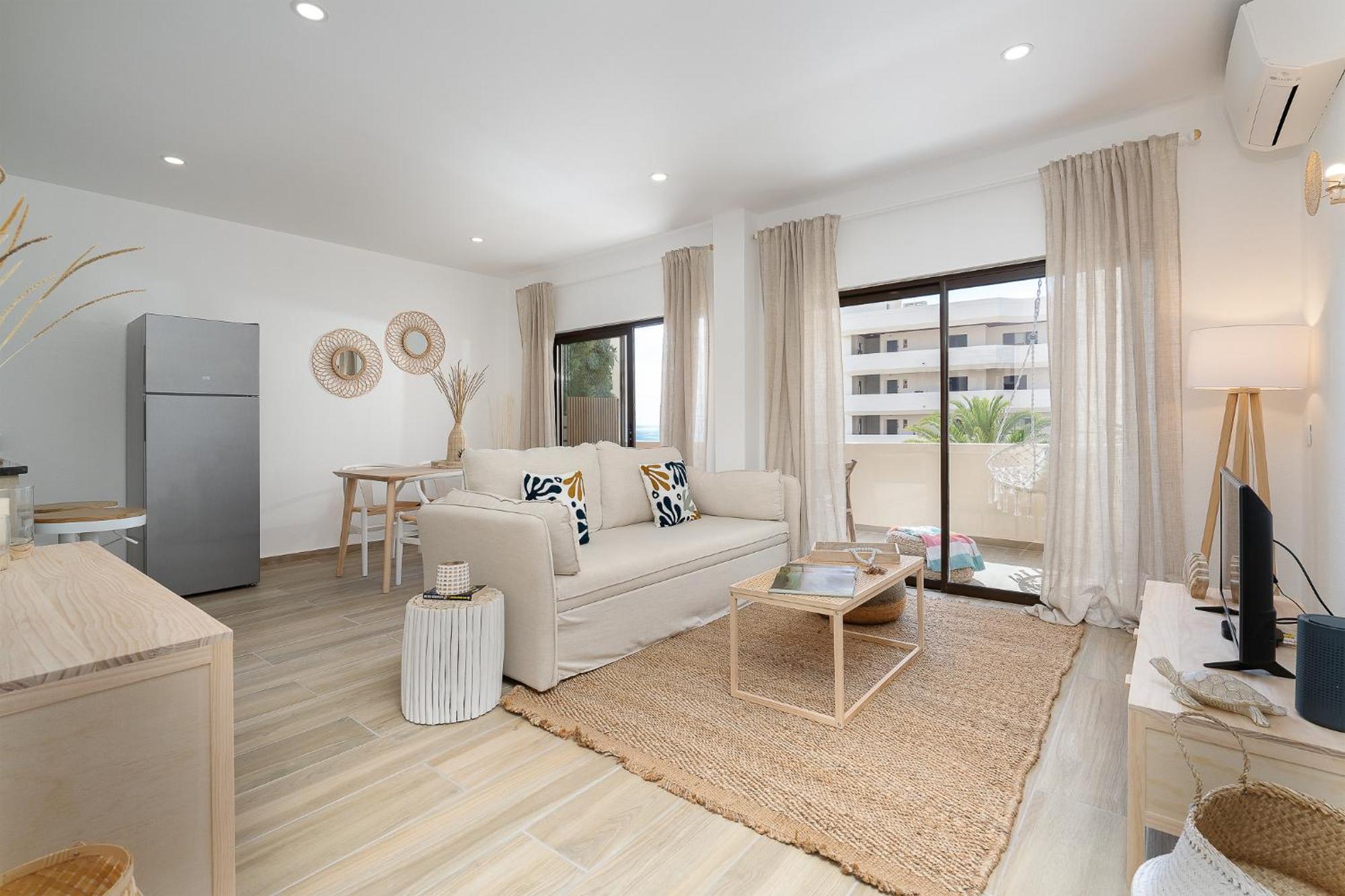 Apartment Amazing Sea View W/ 2 Bdr Ideal 4 Families W/ Wifi