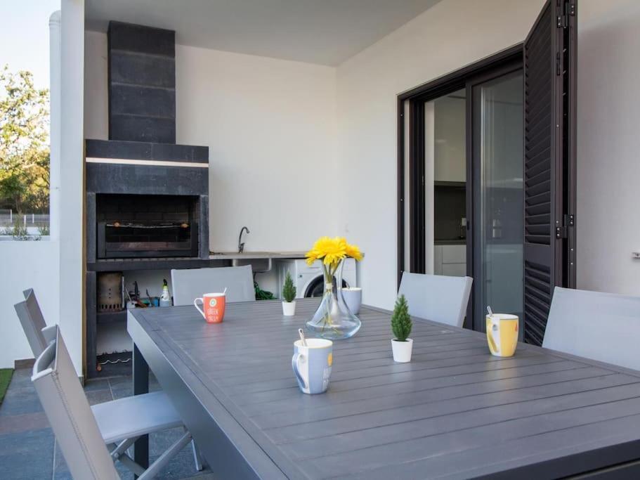 Bonjour House - Sea View & Pool And Garden & Bbq Pousada *