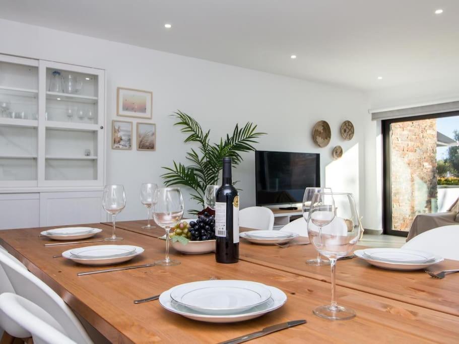 Pousada Bonjour House - Sea View & Pool And Garden & Bbq *