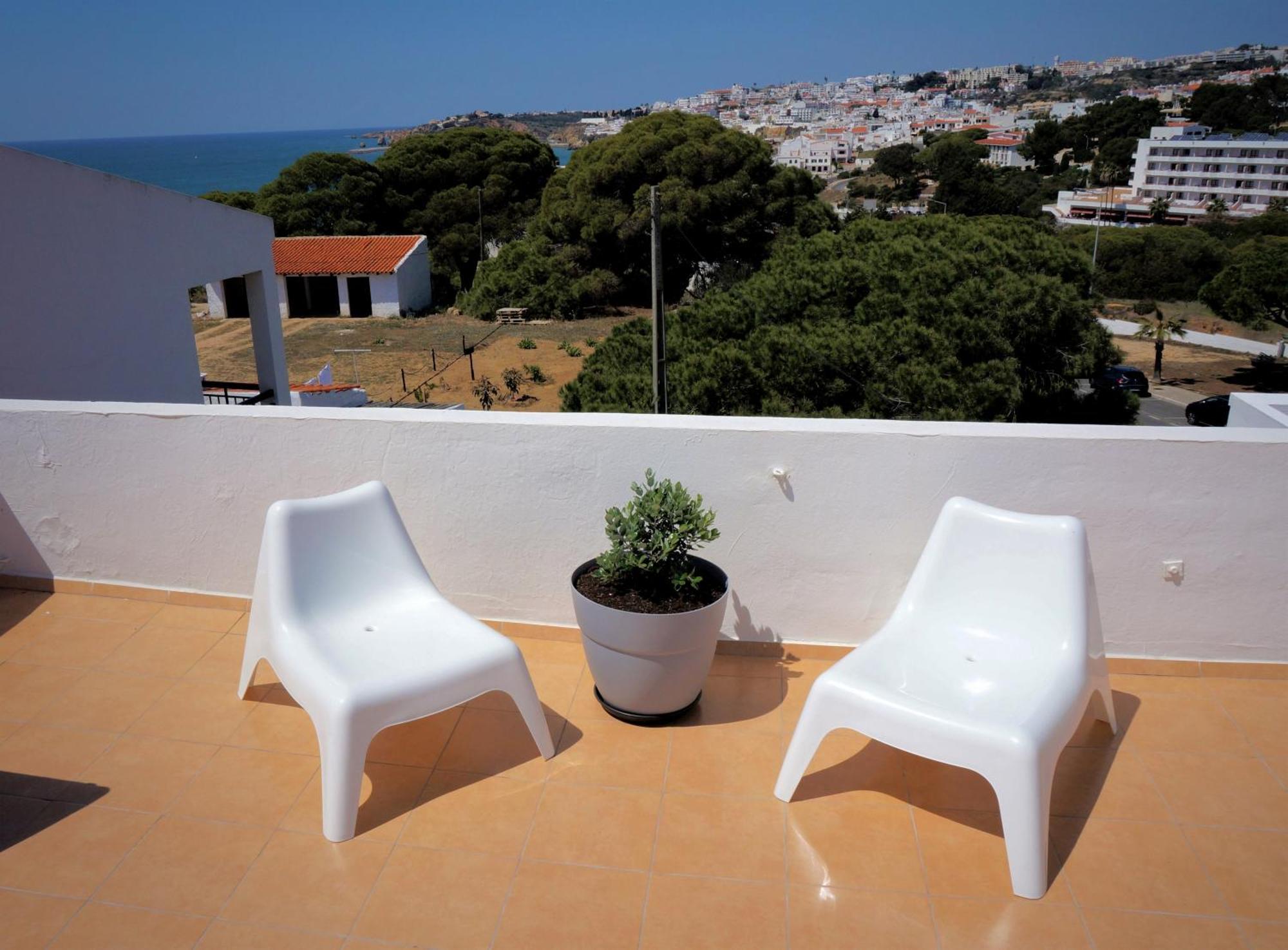 Golden Cliff House Apartment