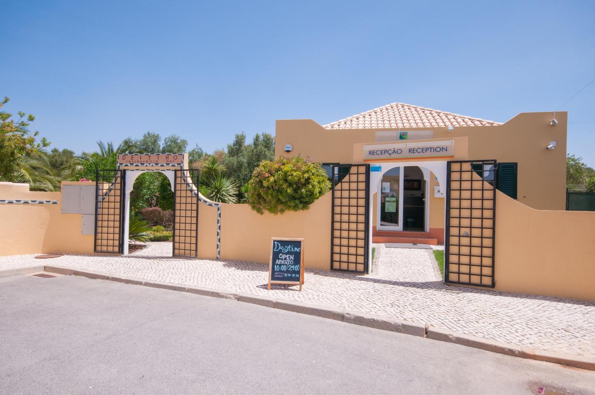 Resort Jardim Da Meia 4*