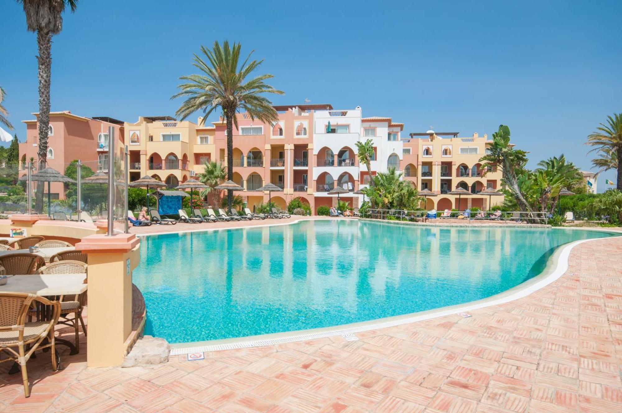 Resort Jardim Da Meia 4*
