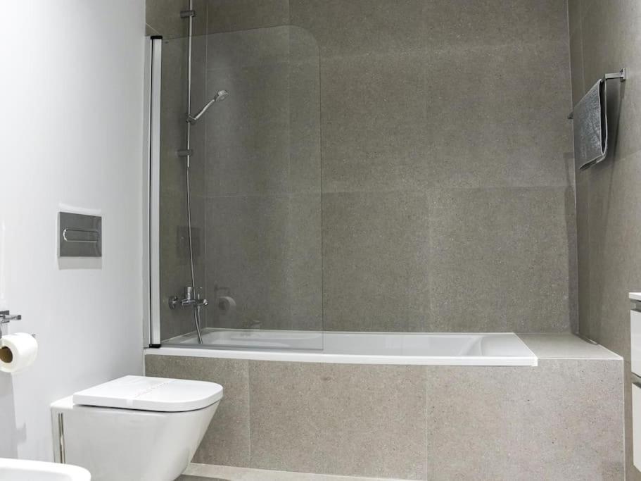 Panoramic E - Rooftop Pool & Sea View Apartment *