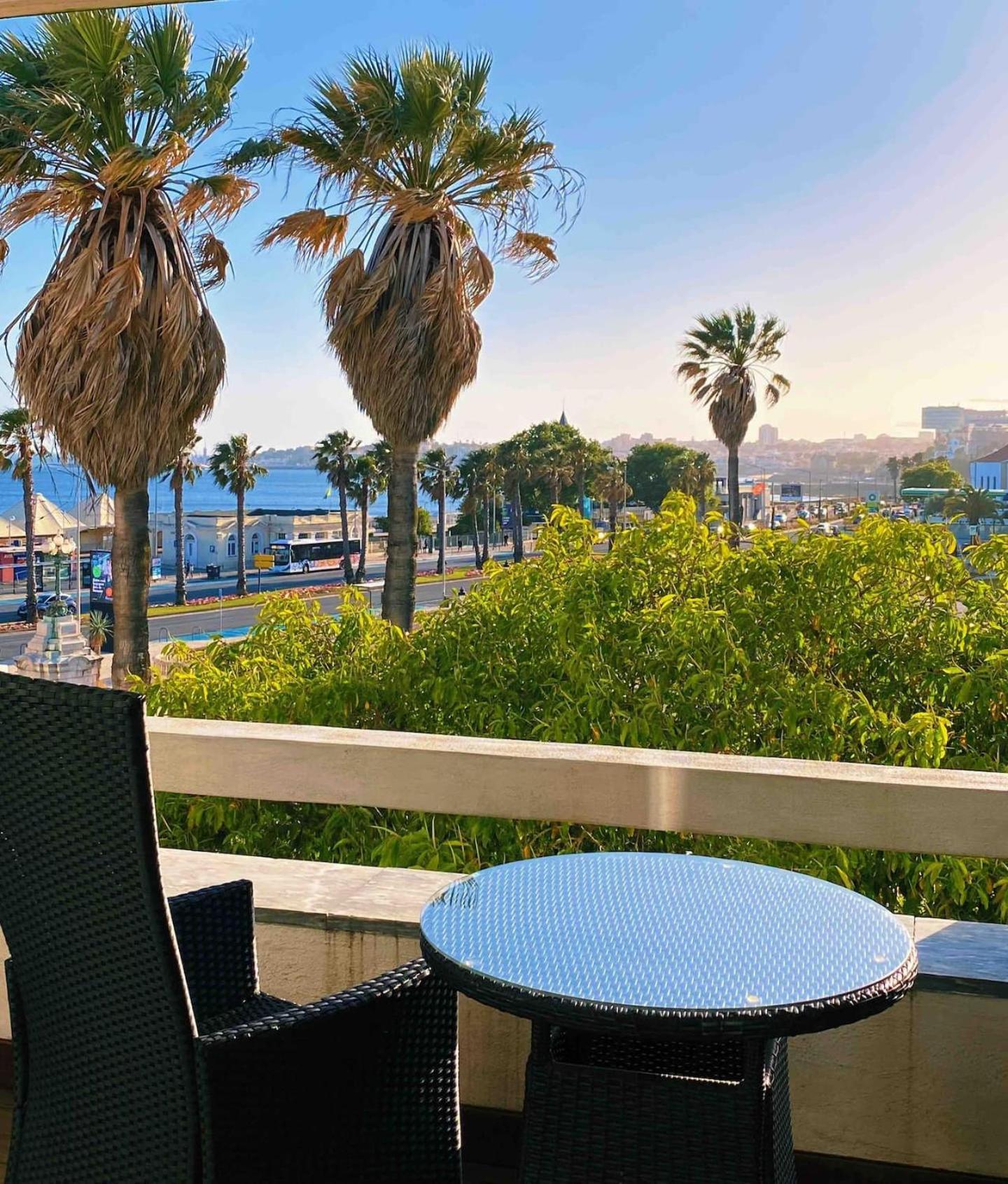 Sea View W Balcony 2 Mins Walk To & Casino * Estoril