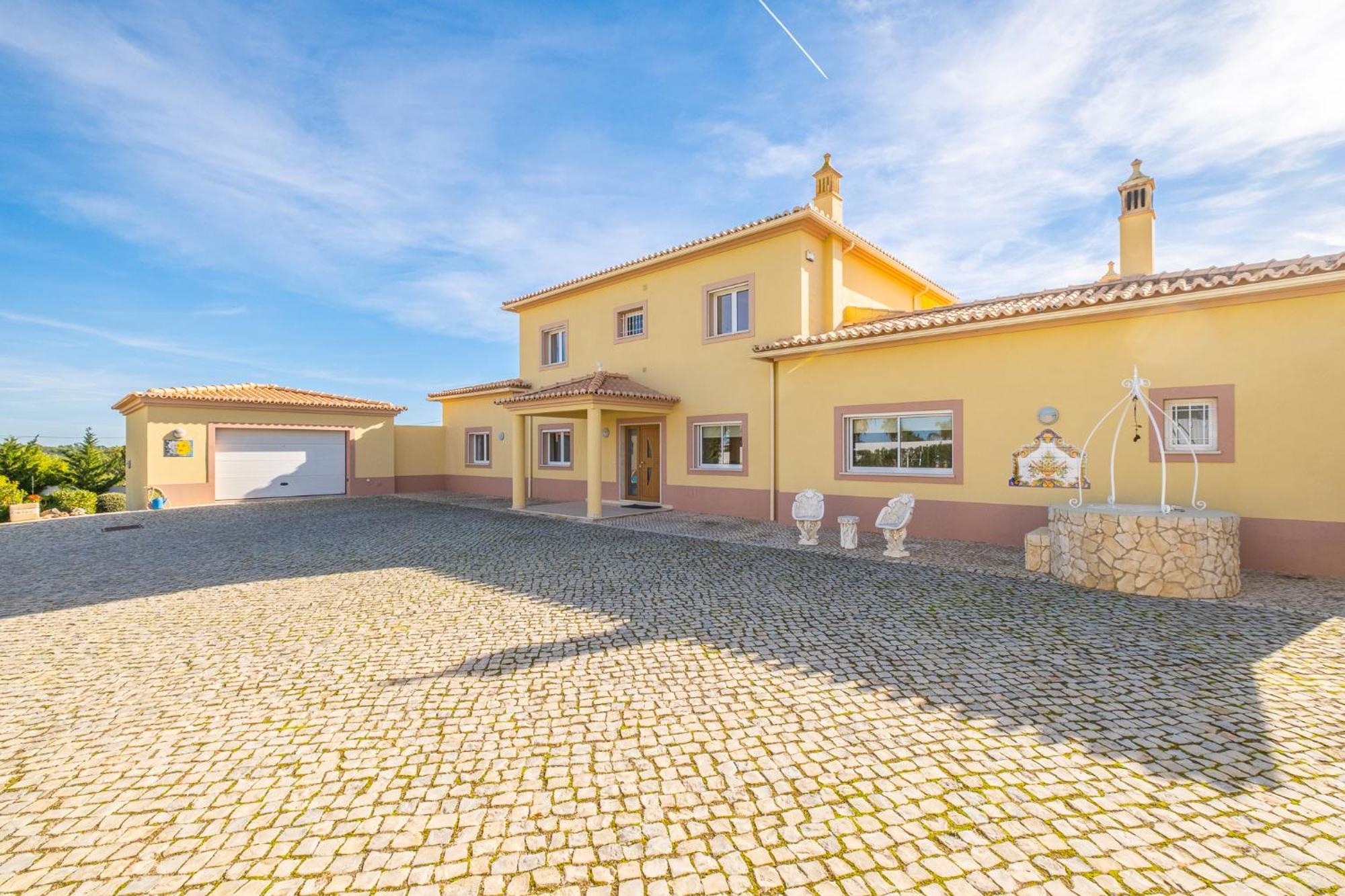 Golden Bay By Algarve Vacation Villa *