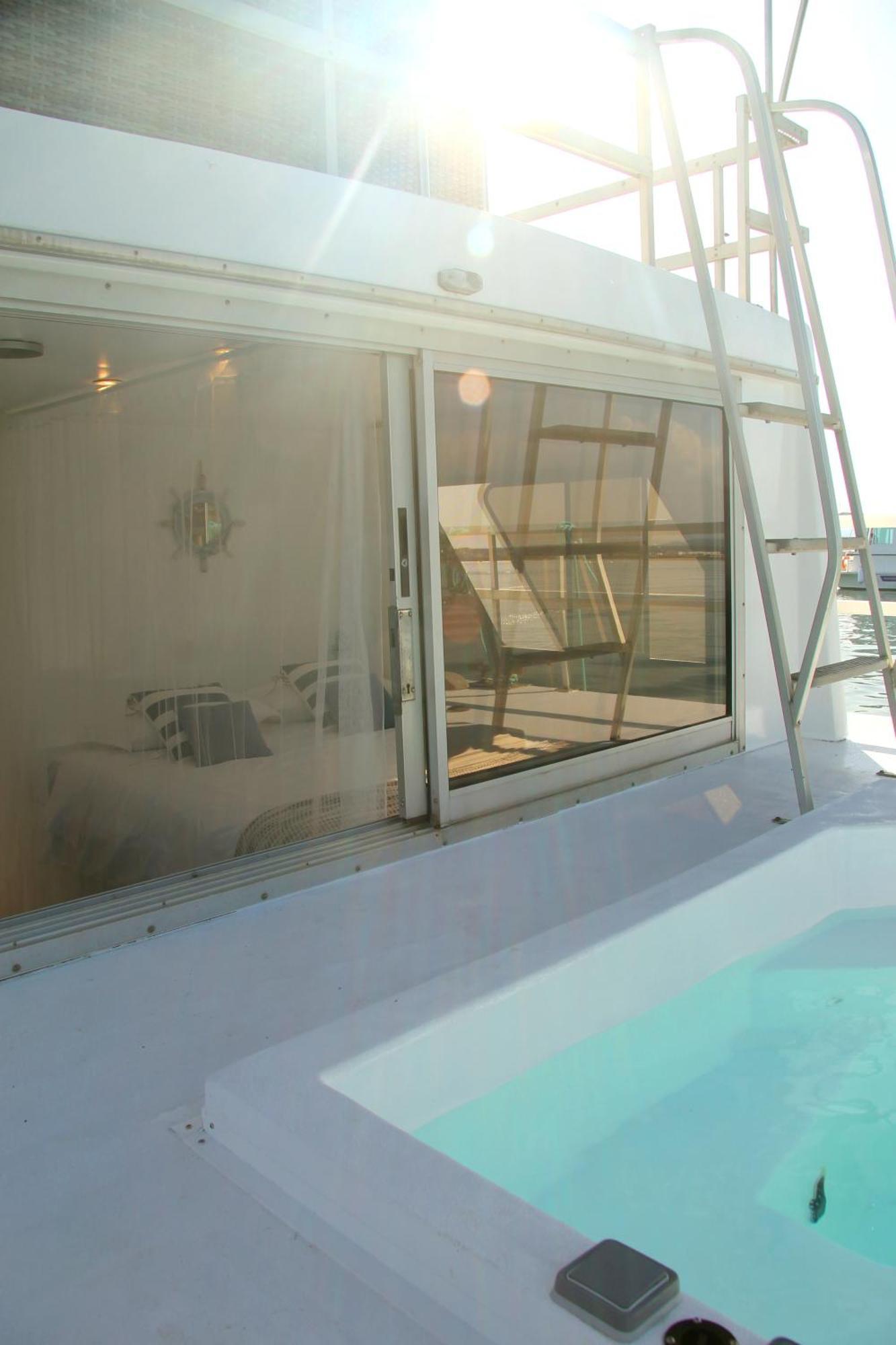 Botel Barco Casa Fuzeta *