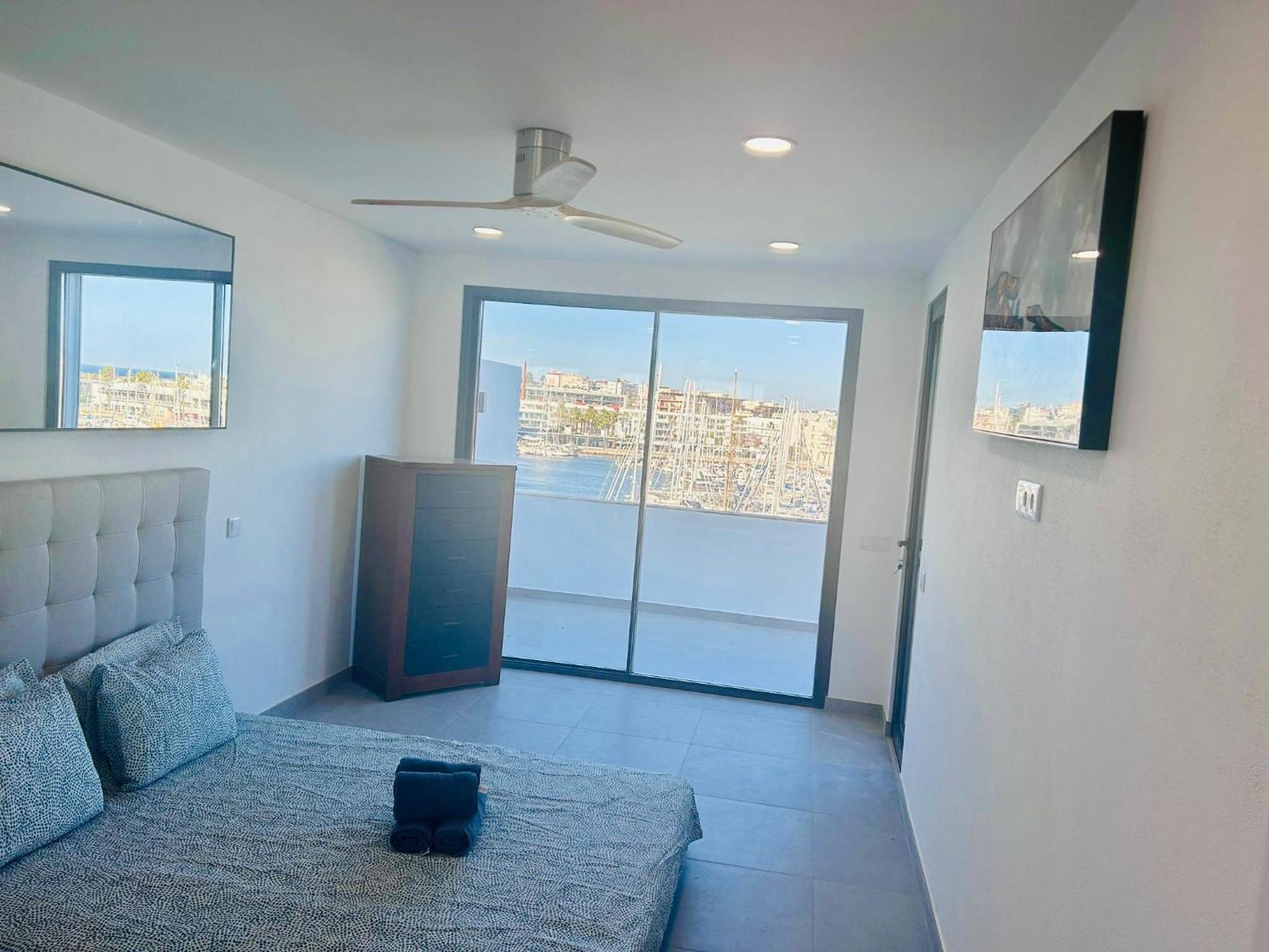 Apartment Spectacular Marina View On Promenade Lagos