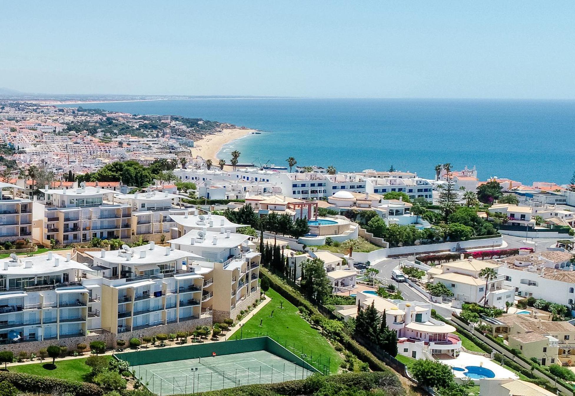 Homes Ocean View With Comfortable Terrace, 2 Swimming Pools & Tennis Court *
